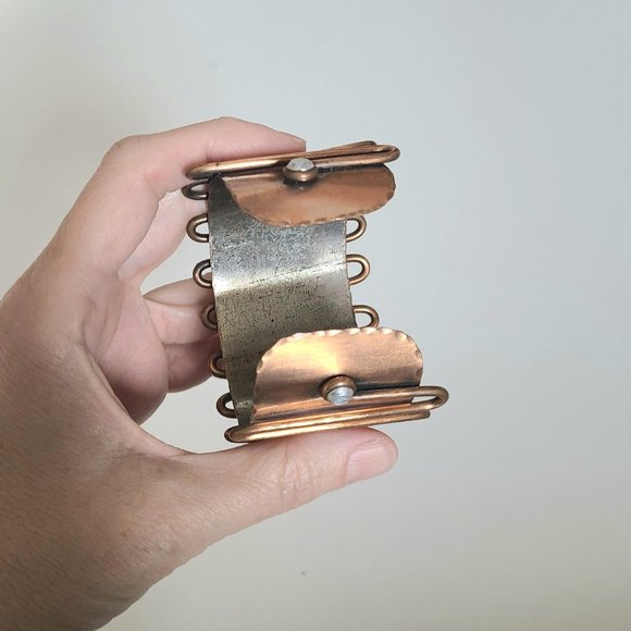 Copper swirl design cuff bracelet. - Picture 8 of 11